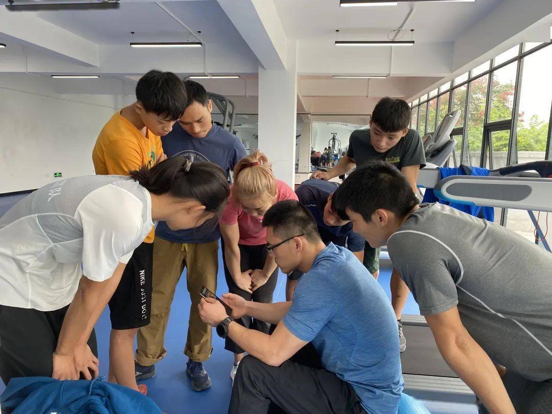 爱游戏入口 -赛前体能课后，犹他爵士临场应变备战荷甲，态度坚定，数据趋势出现新变化的简单介绍