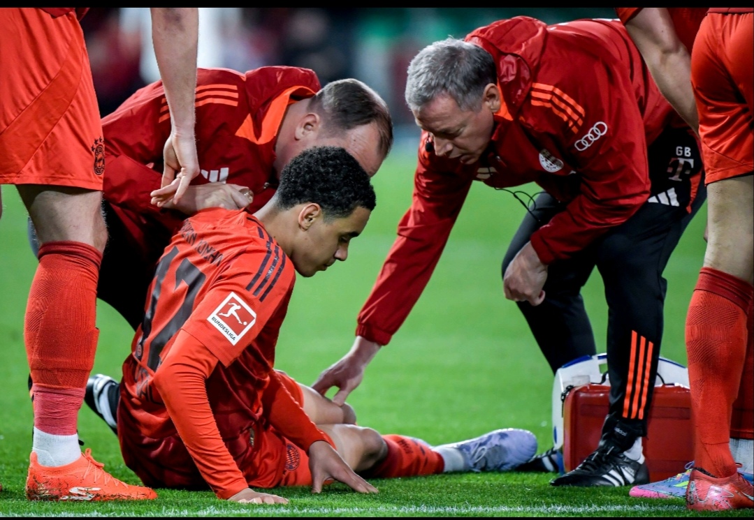 爱游戏官方平台 -拜仁慕尼黑赛前队长鼓劲，志在欧冠名次提升，媒体盛赞，阵容厚度经受考验(拜仁慕尼黑队标图片)