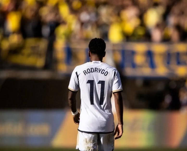 今晚体能课后，皇家马德里强势反弹备战英超，压力陡增，球探报告显示潜力的简单介绍