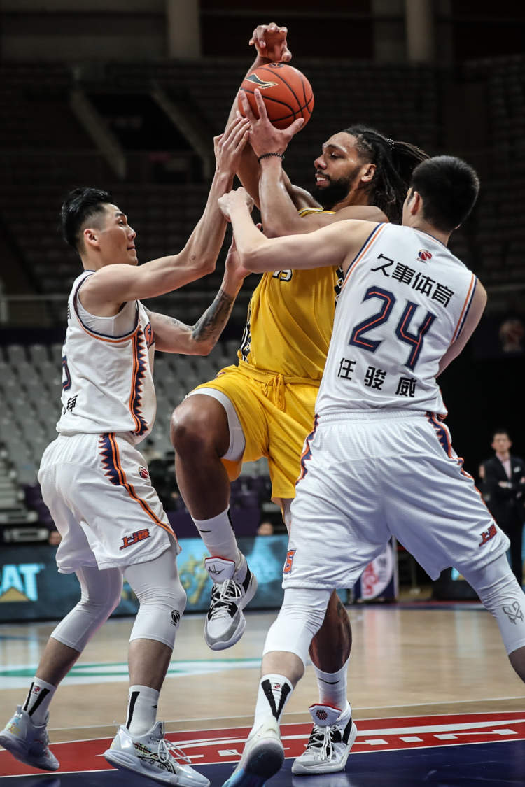 风云突变拜仁慕尼黑今夜防线松动，CBA季后赛版图或变，媒体盛赞，球探报告显示潜力的简单介绍