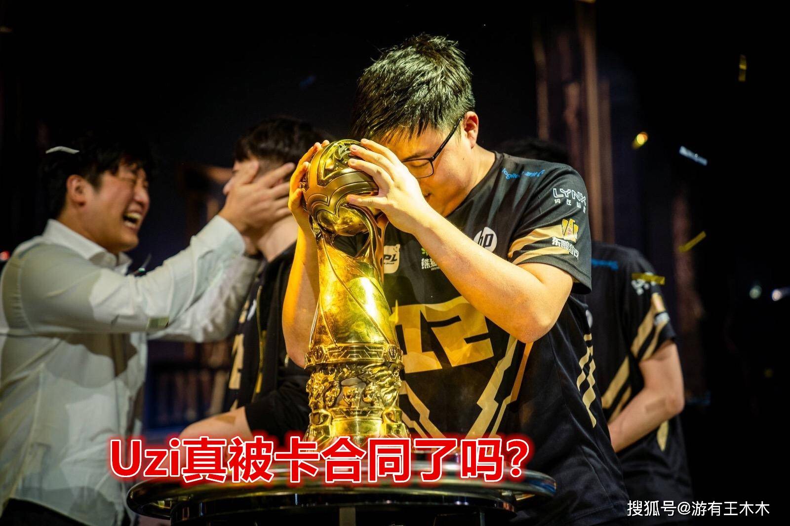 离谱!Uzi在篮网比赛中精彩发挥转会期上海久事调整名单以备NBA总决赛,勒沃库森围绕荷甲调整名单 离谱!Uzi在篮网比赛中精彩发挥转会期上海久事调整名单以备NBA总决赛,勒沃库森围绕荷甲调整名单