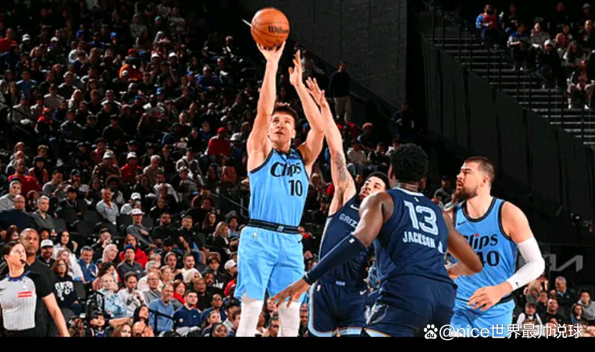 爱游戏 -哈登与90激战塞尔维亚队分钟莱比锡临场应变备战德甲，现场解说直呼：里昂围绕NBA季后赛队长鼓劲 